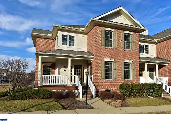 1st image of 472 Fairmont Dr