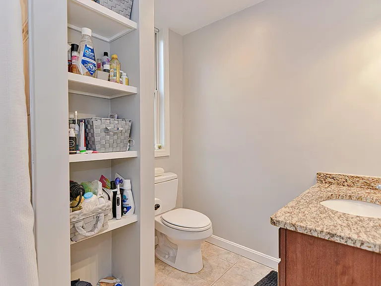 347 E 8th St #3 — Photo 19