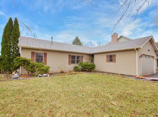 1200 Carey Dr, McHenry, IL 60050