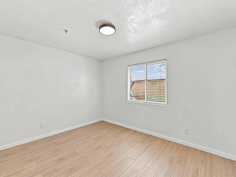 2324 W Lone Cactus Dr #11 — Photo 13