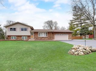 1801 Lakeview St, Johnsburg, IL 60051
