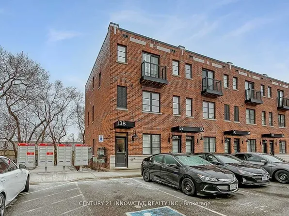 70 Plains Rd E #38, Burlington, ON L7T 2B9