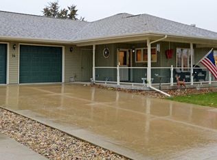 14 Walter Rd, Mazomanie, WI 53560