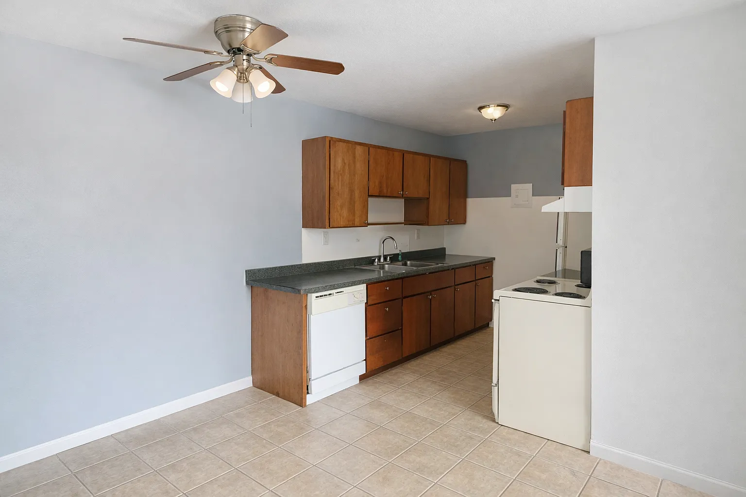 2 bed, $1,250 — Photo 3