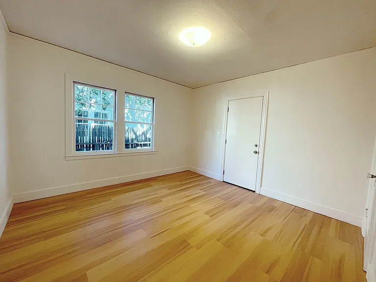 2351 Ramona St — Photo 13