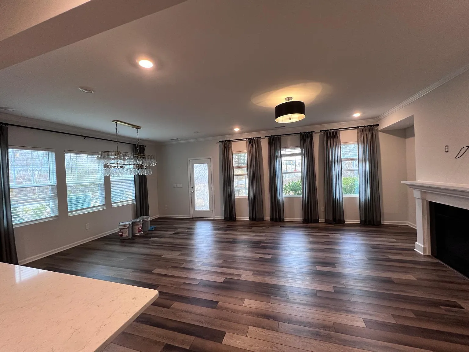 3 bed, 2.5 bath, 1925 sqft, $1,995 — Photo 4