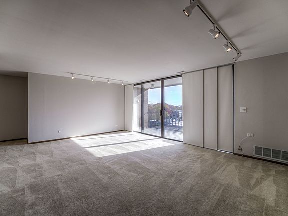 5th image of 5406 Lincoln Ave APT 4F