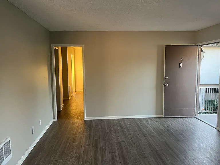 690 W San Jose Ave — Photo 13