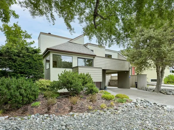 558 Dallas Rd, Victoria, BC V8V 1B4