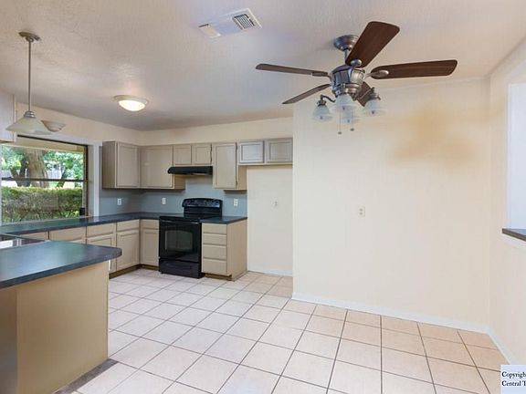 4th image of 1210 E Common St