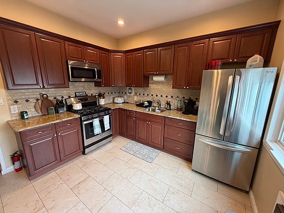 2nd image of 72 Reservoir Ave #2