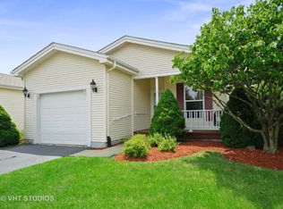 136 Gulfstream Ct, Grayslake, IL 60030