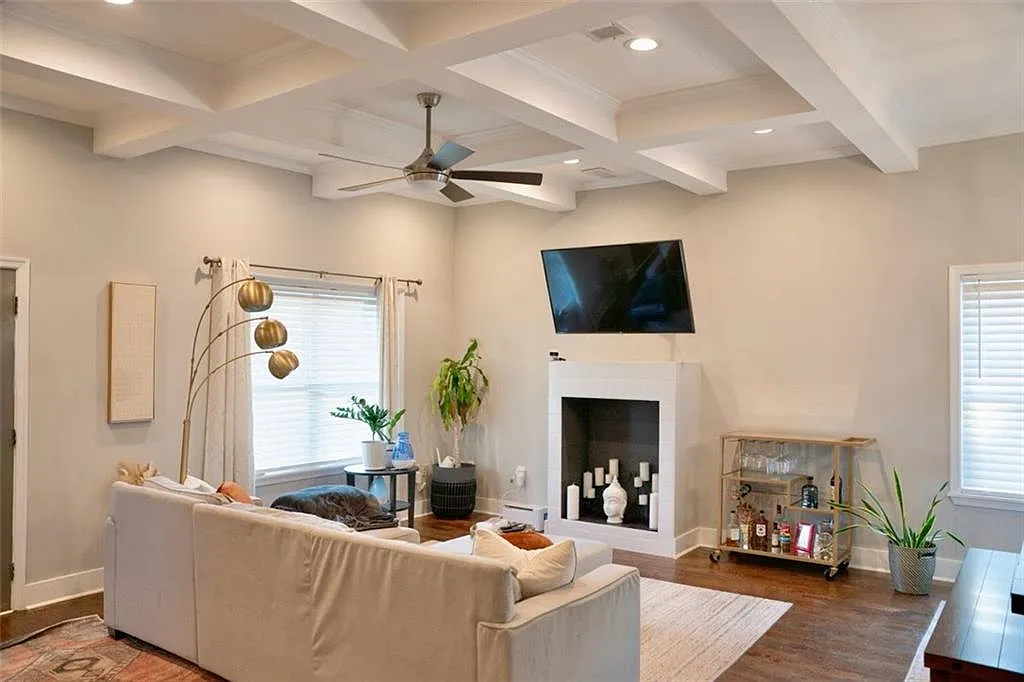 4 bed, 2.5 bath, 1740 sqft, $3,000 — Photo 4