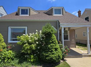 8751 S Sacramento Ave, Evergreen Park, IL 60805