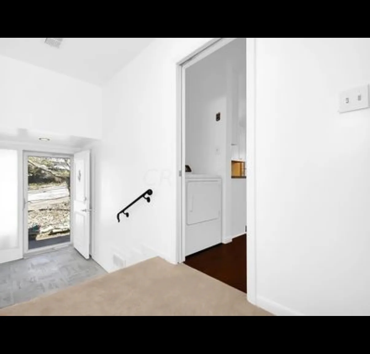 3 bed, 1816 sqft, $2,555 — Photo 3