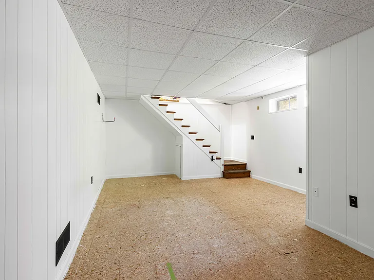 101 Roseneath Ave — Photo 16