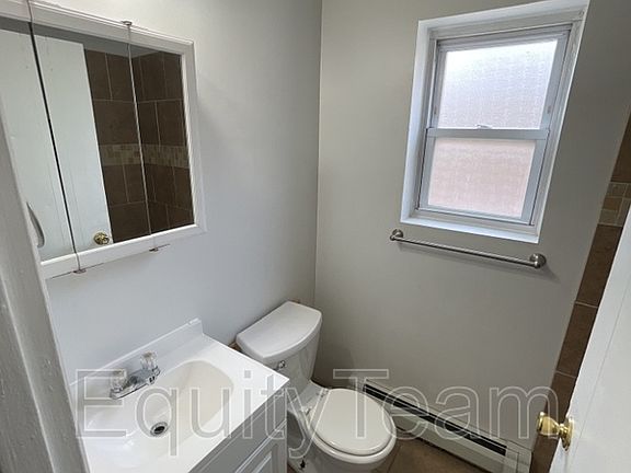 5th image of 1761 Harrison Ave Unit 7