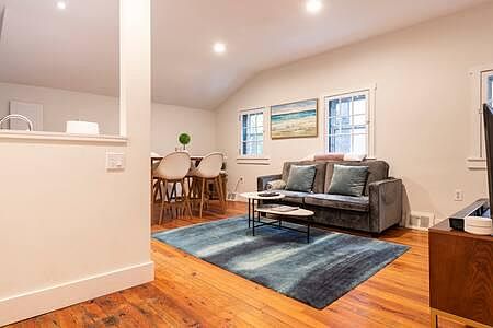 3rd image of 308 S Quince St Floor 2