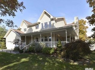 44 Gaetano Ln, Coram, NY
