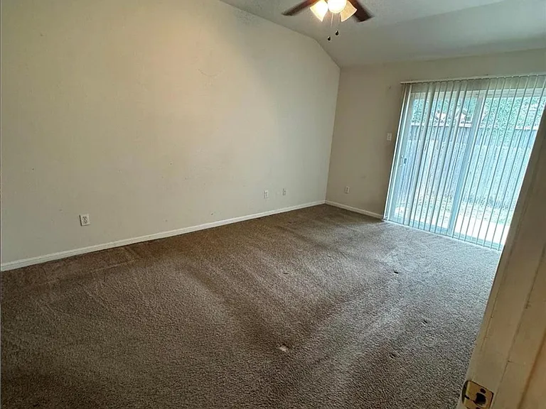 8613 Talyne Chaise Cir #B — Photo 11