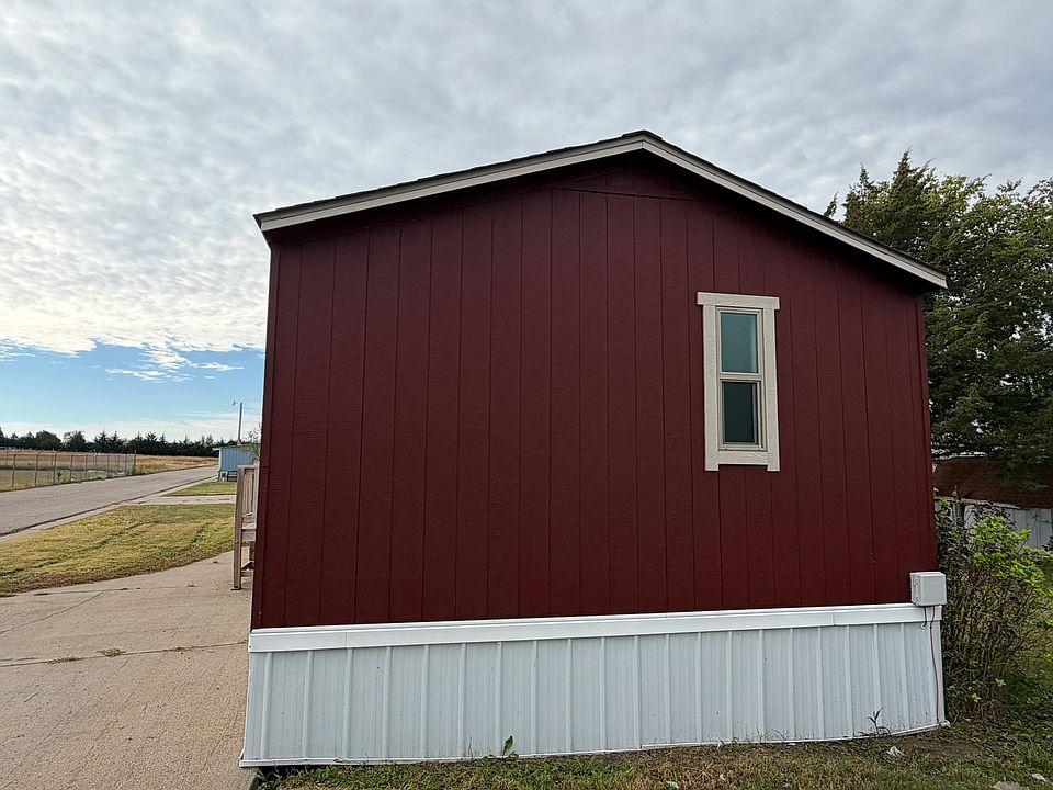 1st image of 111 Village Rd #111V