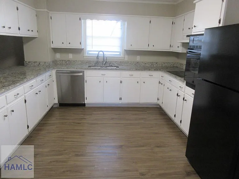 402 Morris St — Photo 4