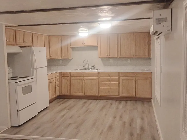 800 Denton Blvd NW #6 — Photo 7