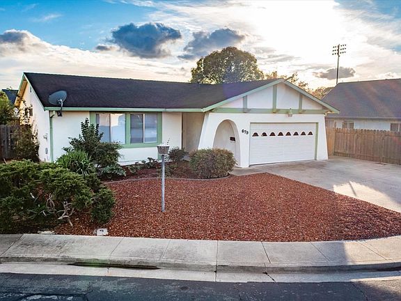 3rd image of 679 Devon Court