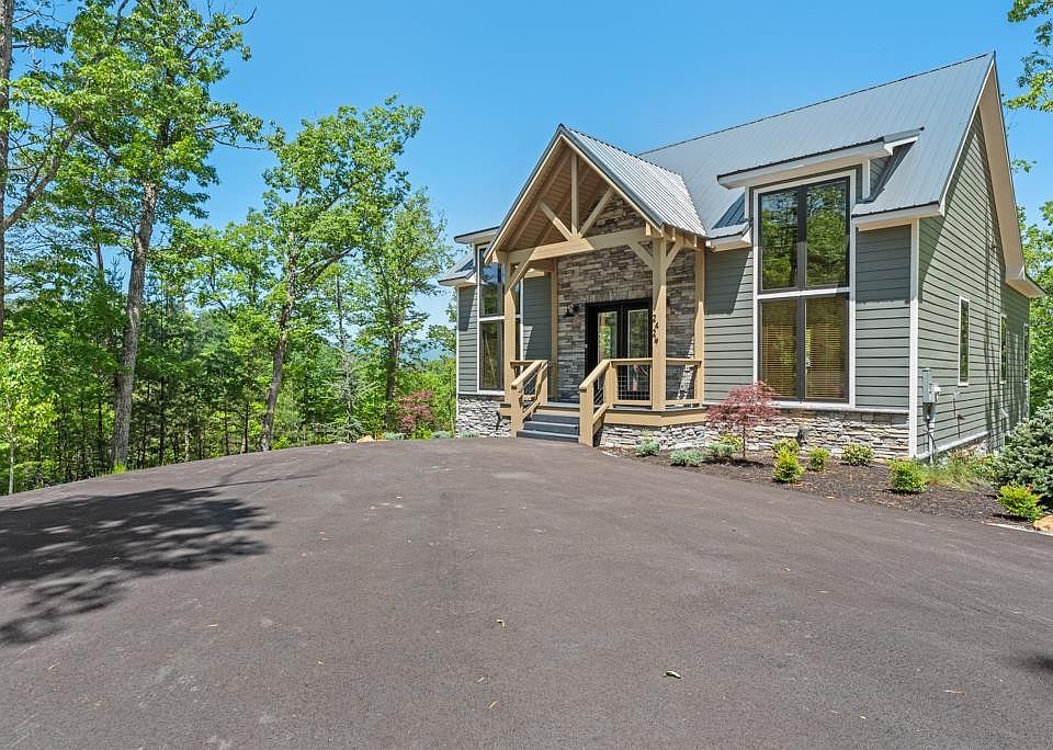 1st image of 2429 Rainbow Falls Ln