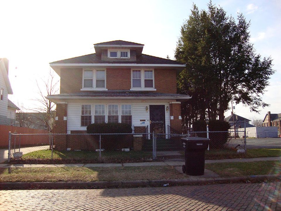 1st image of 1208 Napier St