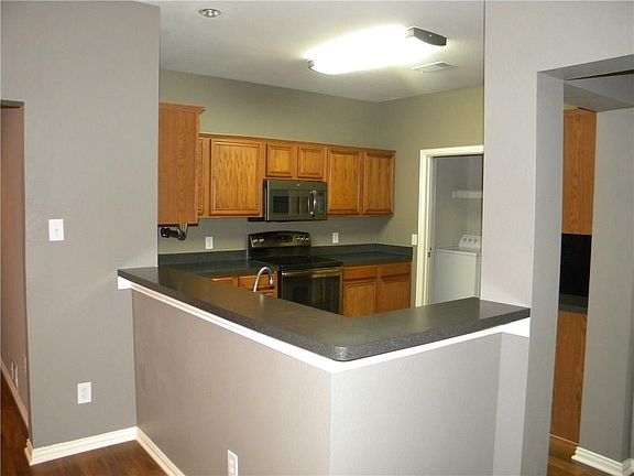 5th image of 10248 Waterbury Dr