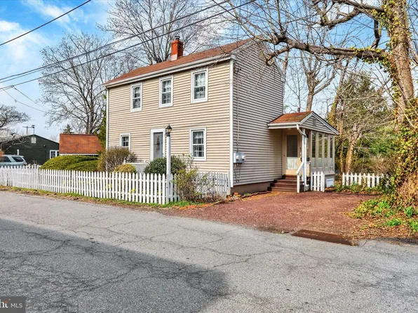 40 S Canal St, Yardley, PA 19067