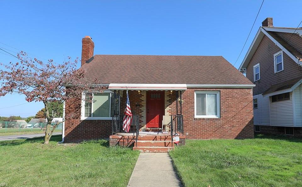 1st image of 85 Fernwood Ave