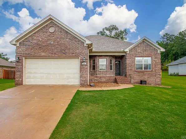 3906 Edgewater Dr, Benton, AR 72019