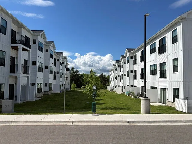 Oak Shore Commons