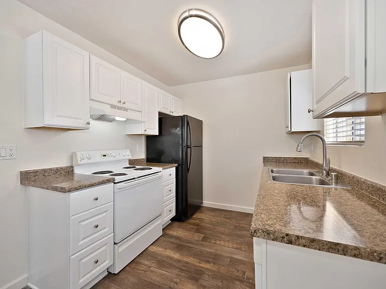 Elan Tamarack Shores — Photo 14