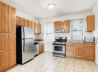 2116 35th St #3B, Astoria, NY 11105