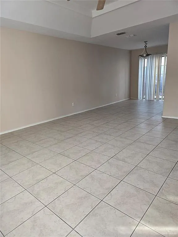 2 bed, 2.0 bath, 4234 sqft, $800 — Photo 3
