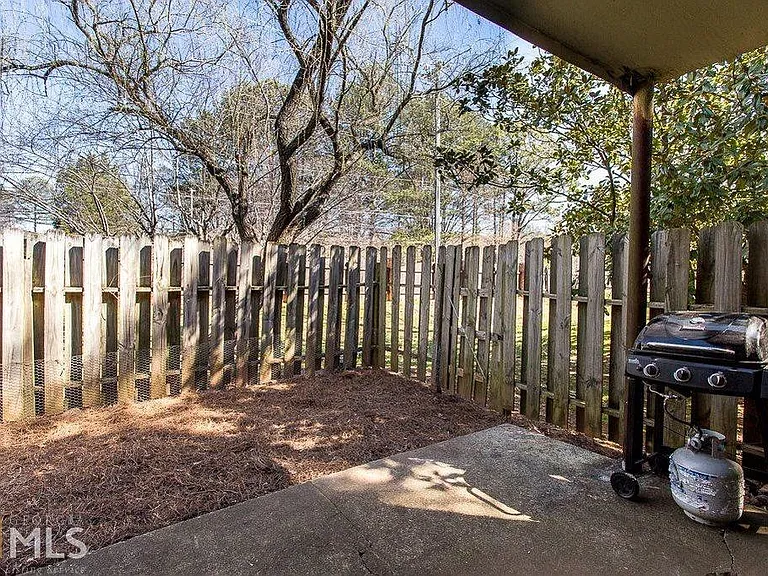 2048 Powers Ferry Trce SE — Photo 24