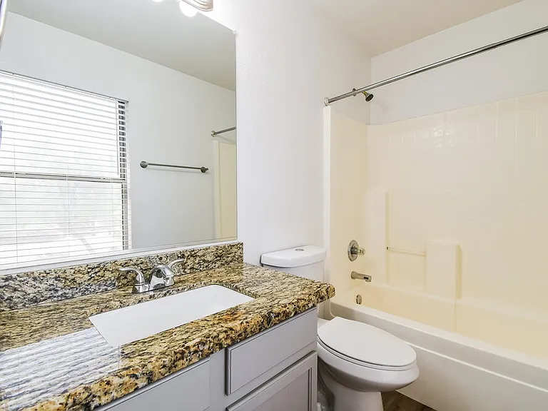 650 E Woodsman Pl — Photo 13