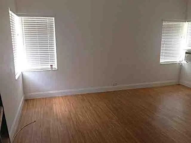 648 NE 80th St #6 — Photo 4
