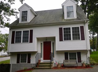 60 Meader St, Lincoln, RI 02865