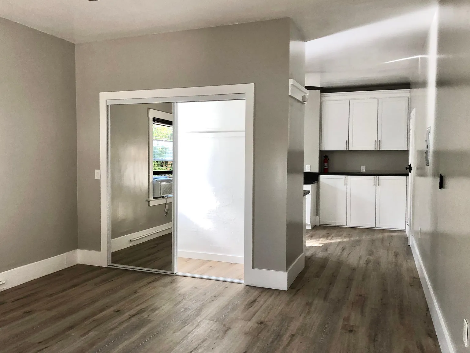 Studio, 400 sqft, $1,650 — Photo 3