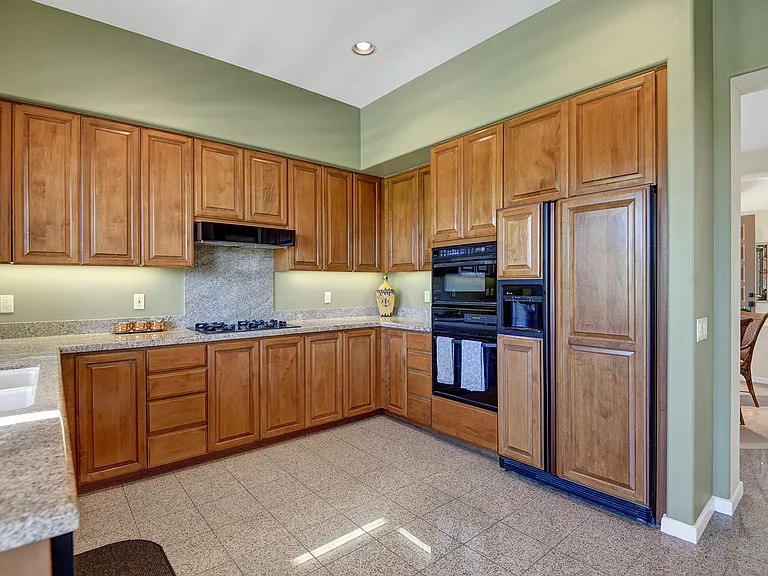 383 Desert Holly Dr — Photo 11