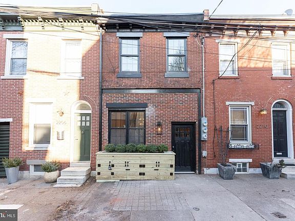 2nd image of 2208 Taggert St Floor 1