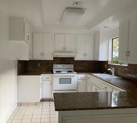 4th image of 6 Cliff Dr #6
