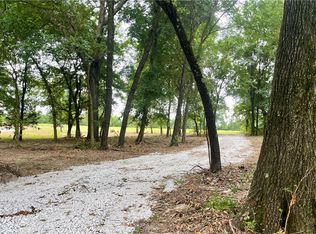 2 Ladelle Rd, Lowell, AR 72745