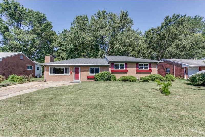 1st image of 571 Beech Dr