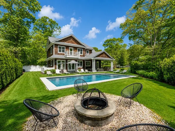 14 Lincoln St, Sag Harbor, NY 11963