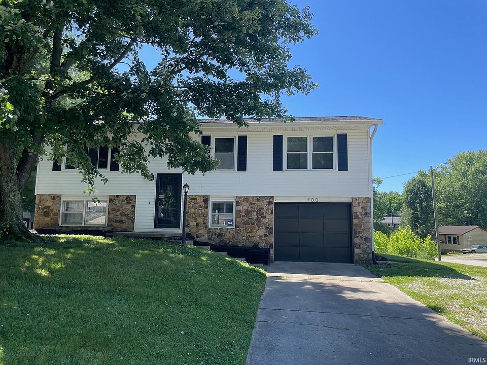 1st image of 700 N Chandler Dr